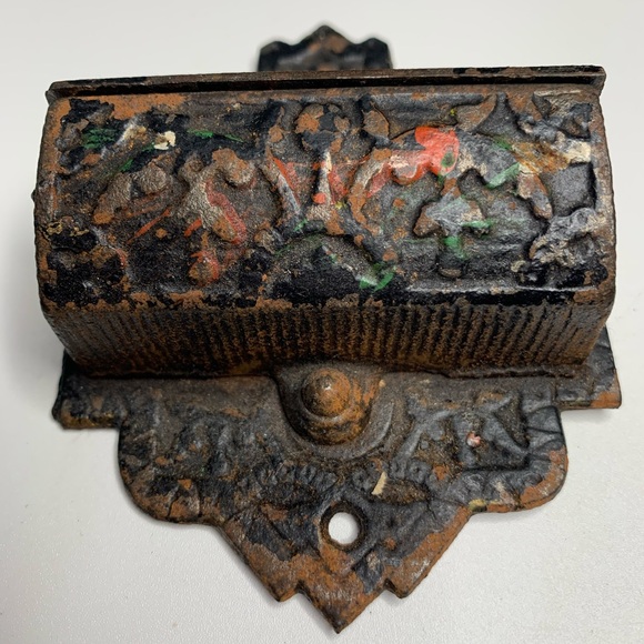 Antique Cast Iron Matchstick Holder w/ Lid Vintage Wall Mount FREE MATCHES - Picture 2 of 12